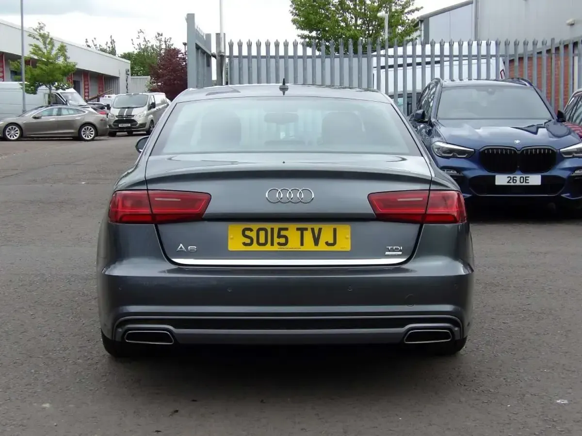 Usado Audi A6 S-Line 190 CV (139 kW) 2015 Gris Berlina