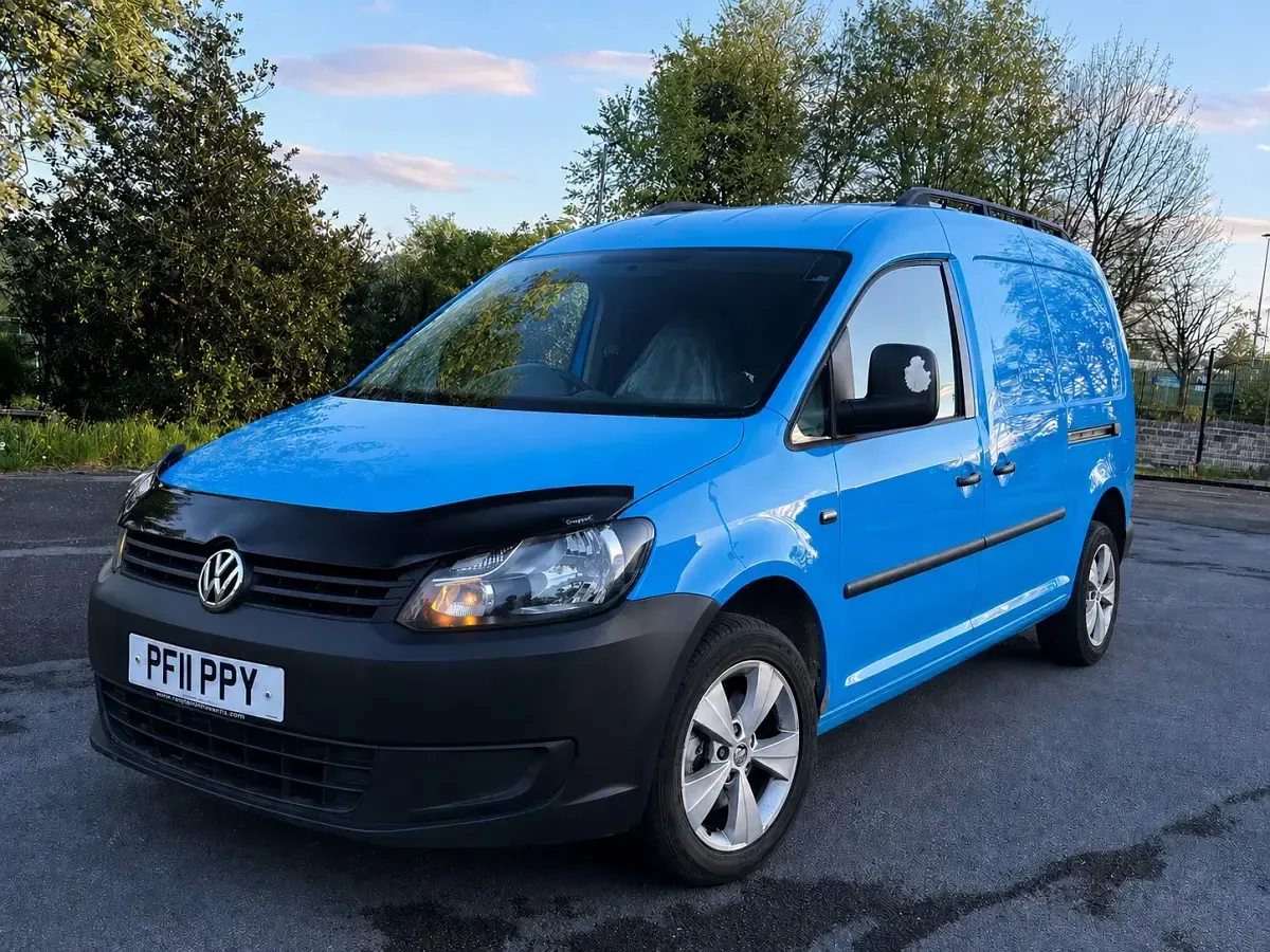 Used VW Caddy 102 HP (75 kW) 2011 Blue MPV