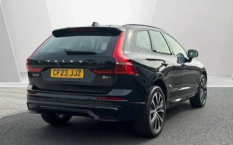 Used Volvo XC60 Plus 197 HP (144 kW) 2023 SUV