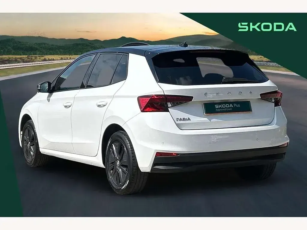 Used Skoda Fabia Colour Edition 110 HP (80 kW) 2022 White Hatchback