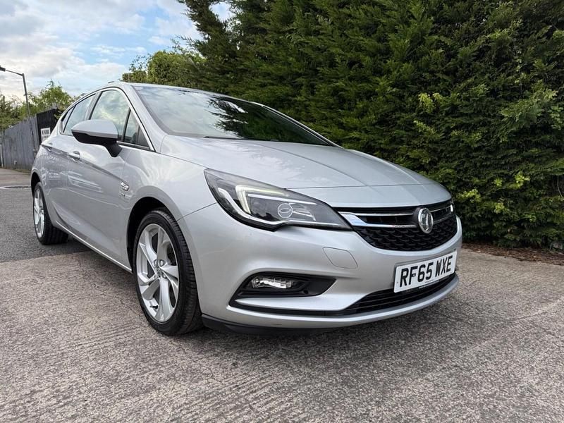 Silver Used 2015 Vauxhall Astra SRi Hatchback | £3,795 (A bit pricey) - Image 1/4