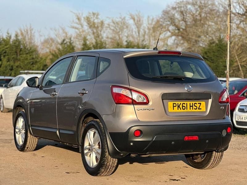 Used Nissan Qashqai Acenta 110 HP (80 kW) 2011 Beige SUV