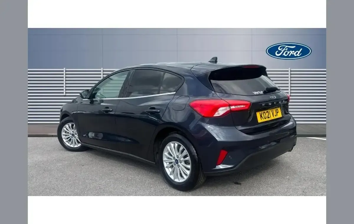 Used Ford Focus Titanium 123 HP (90 kW) 2021 Blue Hatchback