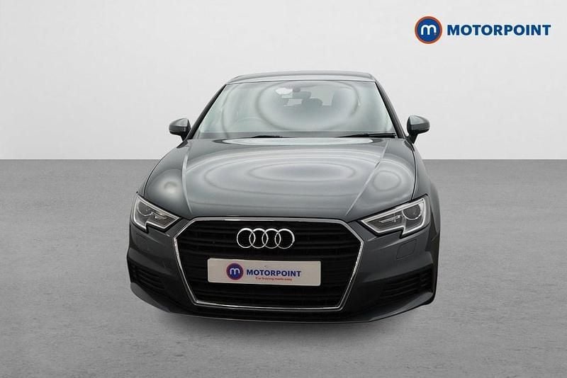 Begagnad Audi A3 2018 Grå Sedan