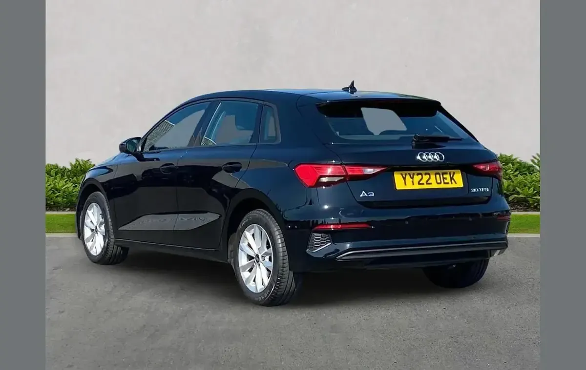 Usado Audi A3 Advanced 110 HP (80 kW) 2022 Preto Sedan
