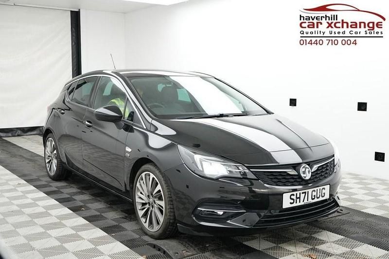 Black Used 2021 Vauxhall Astra Edition Hatchback | £10,795 (Good price) - Image 1/4