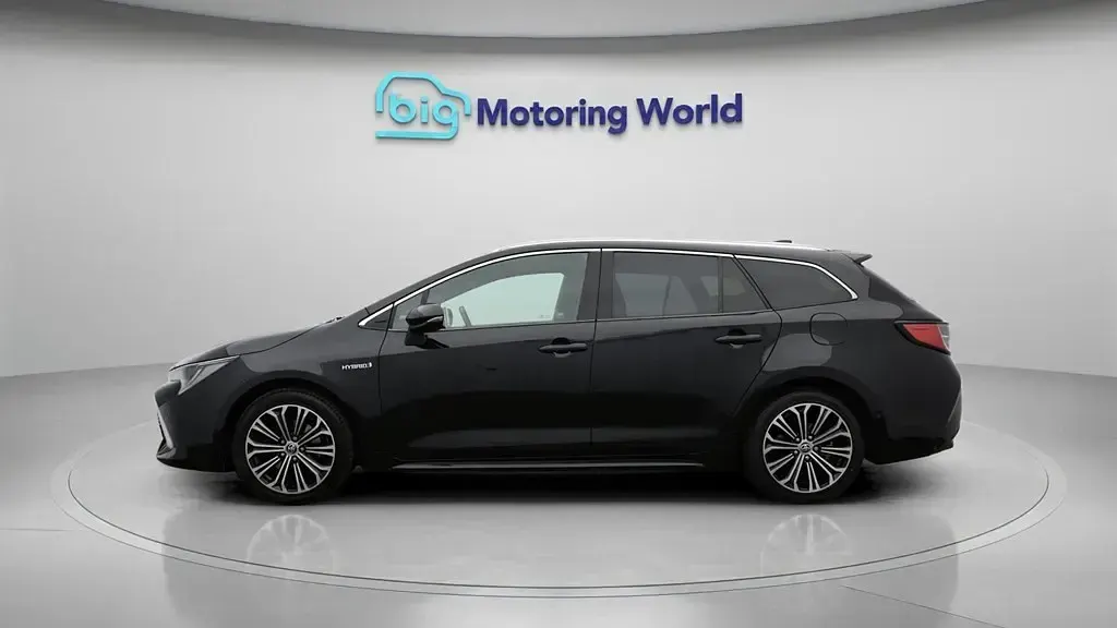 Used Toyota Corolla 184 HP (135 kW) 2020 Black Estate