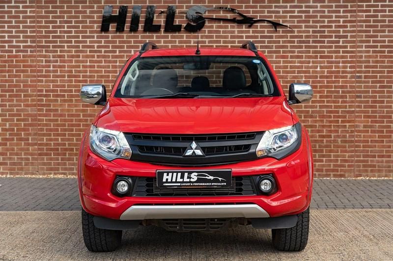 Used Mitsubishi L200 2018 Red Pickup