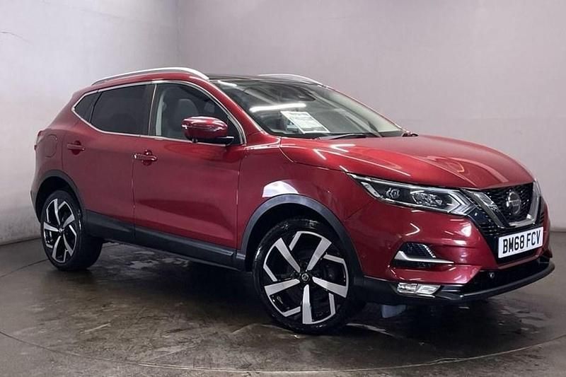 Red Used 2018 Nissan Qashqai Tekna SUV | £11,299 (A bit pricey) - Image 1/1