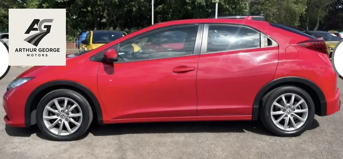 Used Honda Civic S 99 HP (72 kW) 2014 Red Hatchback
