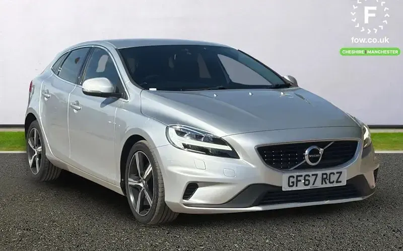 Used Volvo V40 R-Design 122 HP (89 kW) 2019 Hatchback