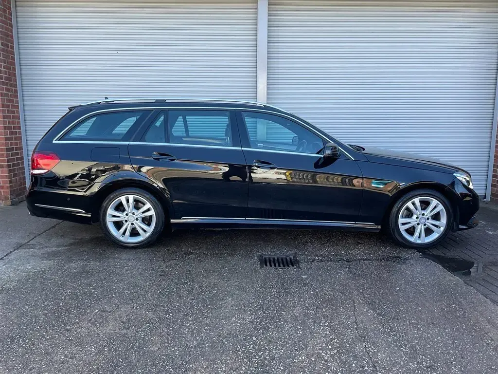 Used Mercedes E220 SE 174 HP (127 kW) 2016 Black Estate