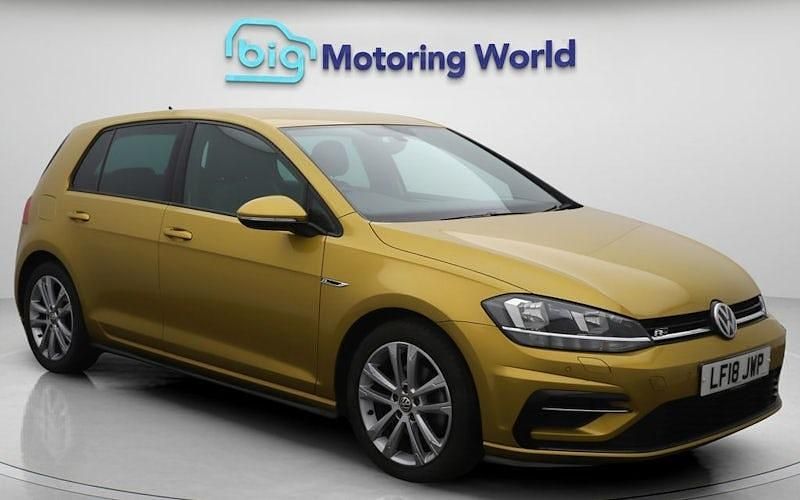Used 2020 VW Golf VII R-line Hatchback | £15,219 (Super price) - Image 1/4