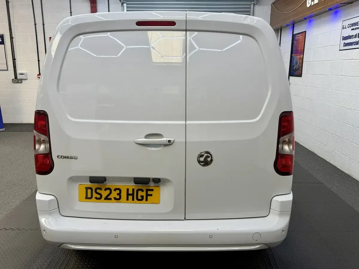 Used Vauxhall Combo S 100 HP (73 kW) 2023 White MPV