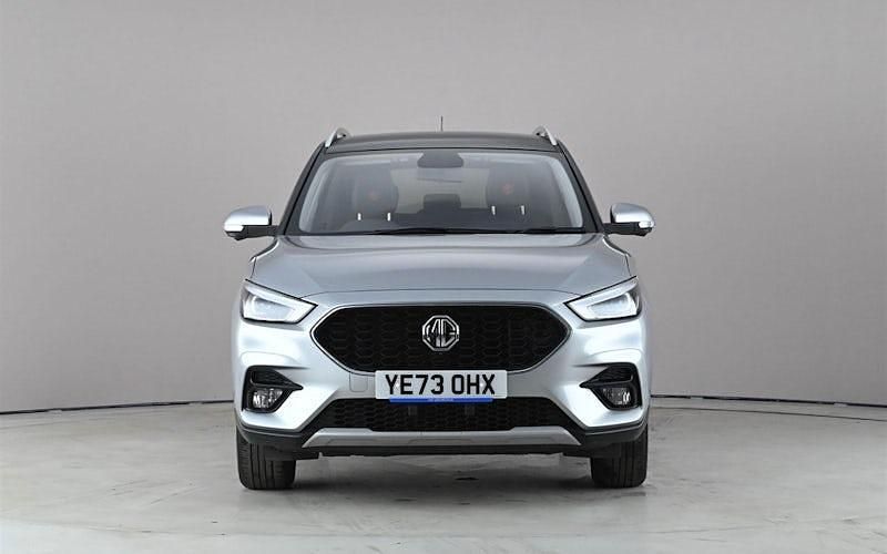 Usado MG ZS Exclusive 106 HP (77 kW) 2023 Prateado SUV