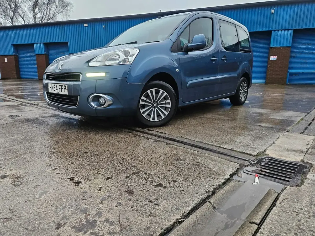 Second-hand Peugeot TePee S 2014 Albastru Monovolum
