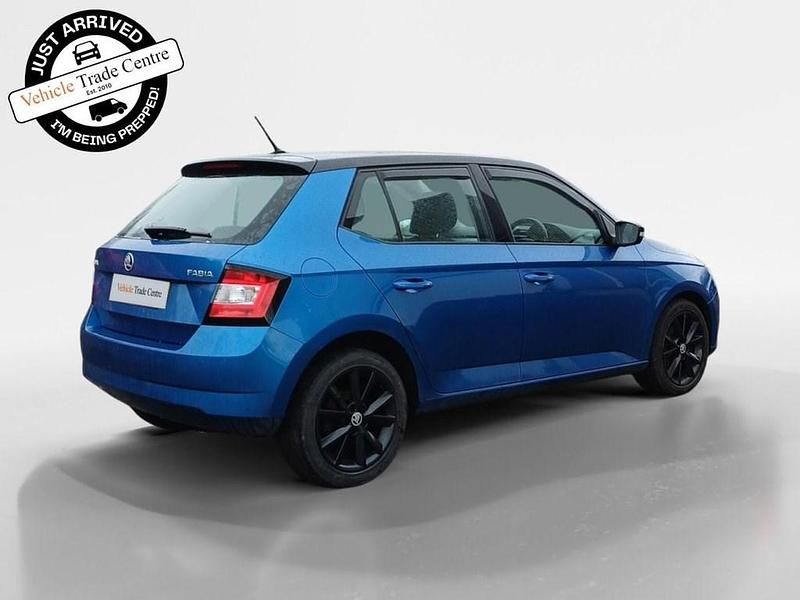 Used Skoda Fabia Colour Edition 95 HP (69 kW) 2017 Blue Hatchback