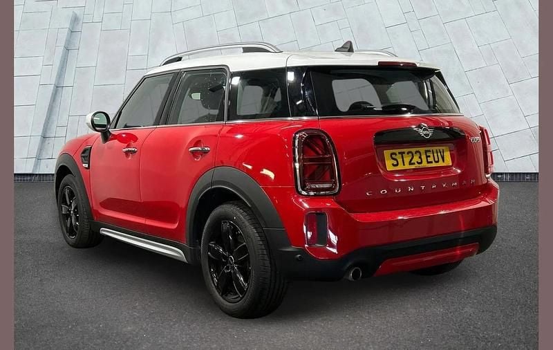 Usado Mini Cooper Countryman Classic 134 CV (98 kW) 2023 Rojo SUV