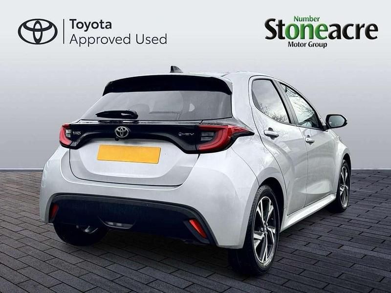 Used Toyota Yaris Hybrid Design 113 HP (83 kW) 2025 Silver Hatchback