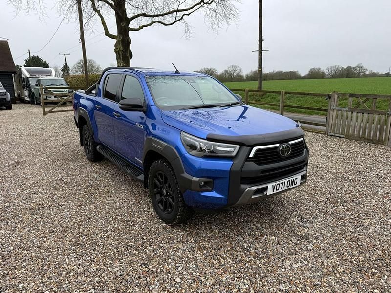 Used Toyota HiLux Luxury 2021 Blue Pickup