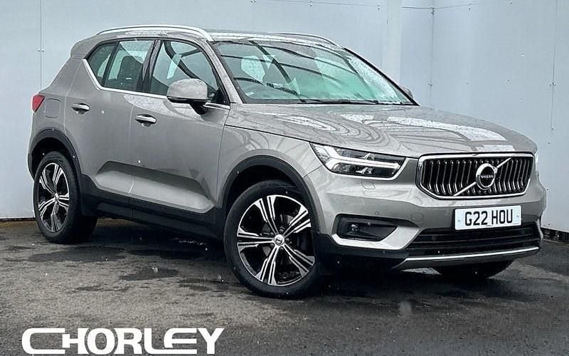 Used 2021 Volvo XC40 Inscription SUV | £19,430 (Good price) - Image 1/4