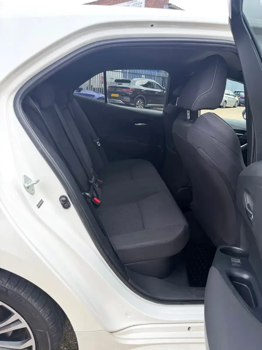 Usado Toyota Corolla Design 122 CV (89 kW) 2020 Blanco Utilitario