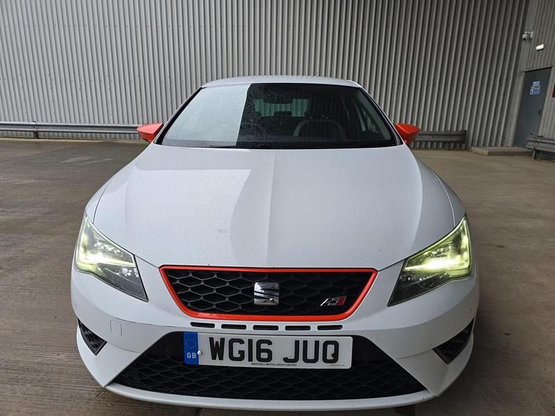 Begagnad Seat Leon Cupra 290 290 HK (213 kW) 2016 Vit Halvkombi