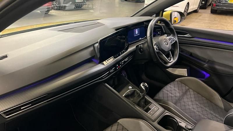 Used VW Golf VIII R-line 150 HP (110 kW) 2022 Lime yellow metallic Hatchback