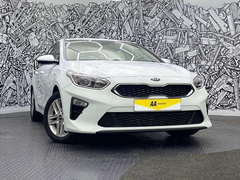 Used Kia Ceed 118 HP (86 kW) 2019 White Hatchback