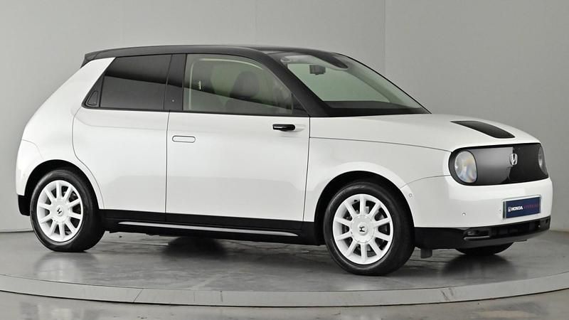 White Used 2021 Honda e Advance Hatchback | £13,949 (Fair price) - Image 1/4