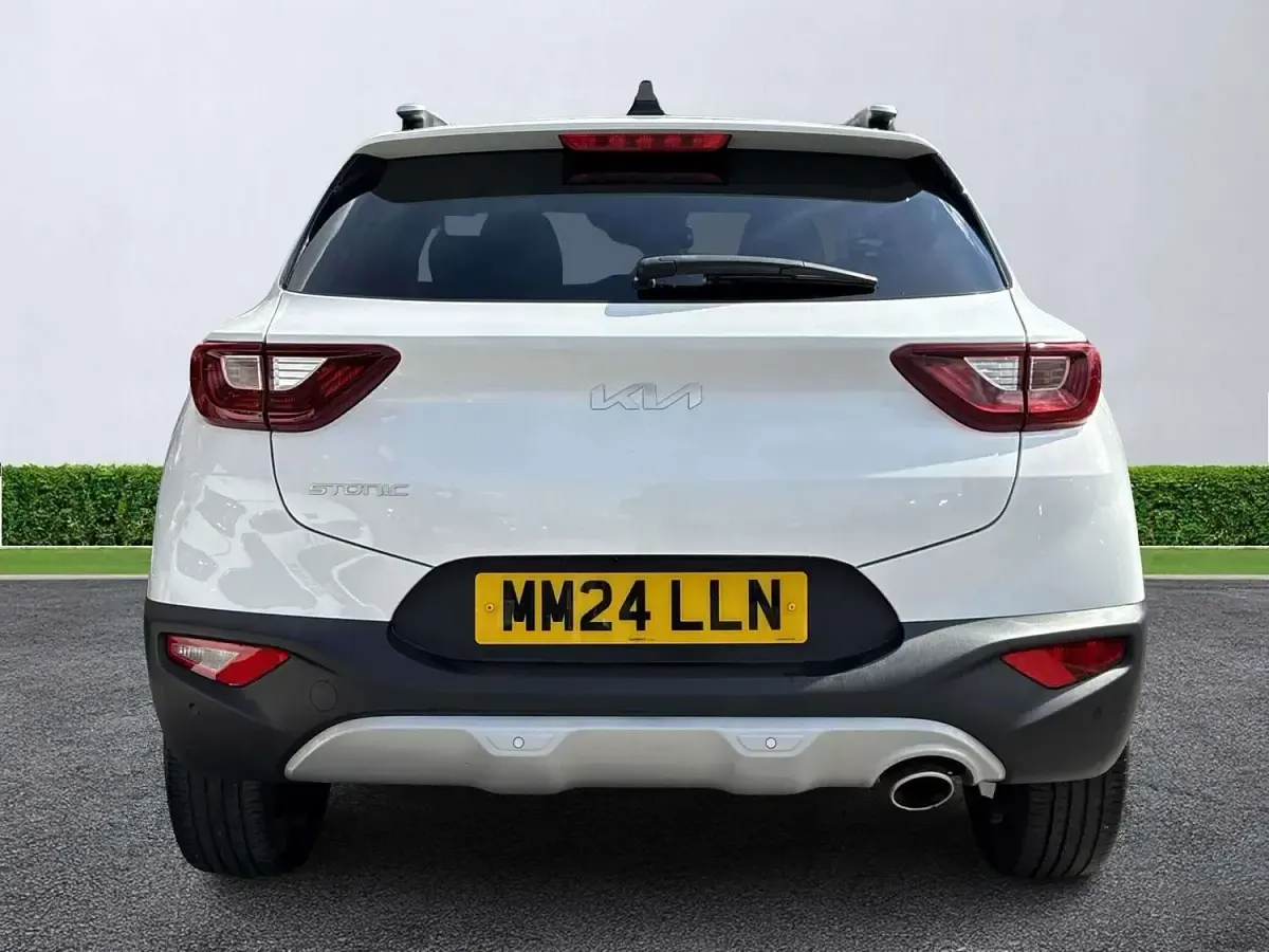 Used Kia Stonic 2024 White SUV