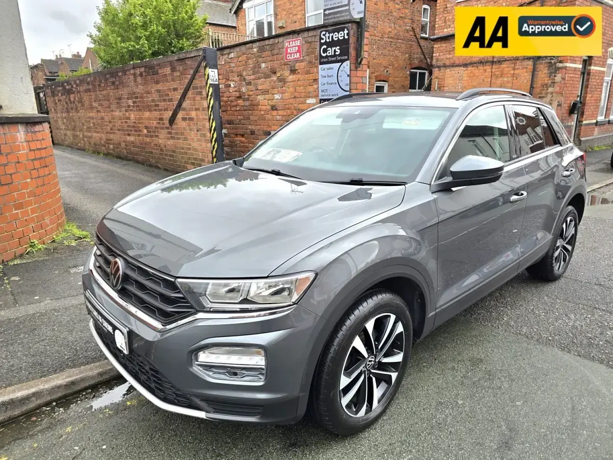 Usado VW T-Roc United 150 HP (110 kW) 2021 Cinzento SUV