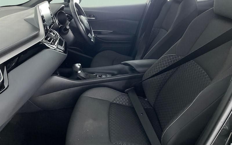 Used Toyota C-HR 122 HP (89 kW) 2023 SUV