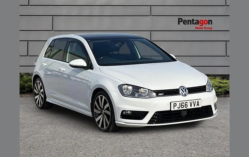 Used VW Golf VII R-line Edition 147 HP (108 kW) 2016 White Hatchback