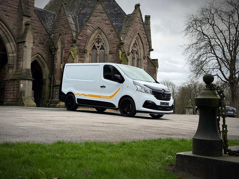 Used Renault Trafic Business 2018 White MPV