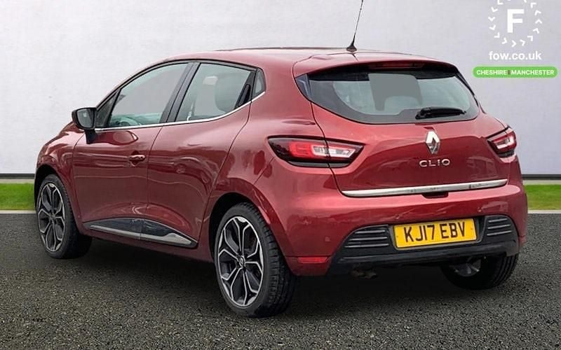 Used Renault Clio IV Dynamique 120 HP (88 kW) 2017 Red Hatchback