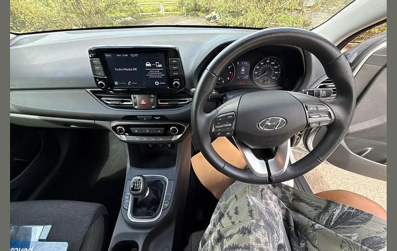 Used Hyundai i30 SE 117 HP (86 kW) 2020 Silver Hatchback