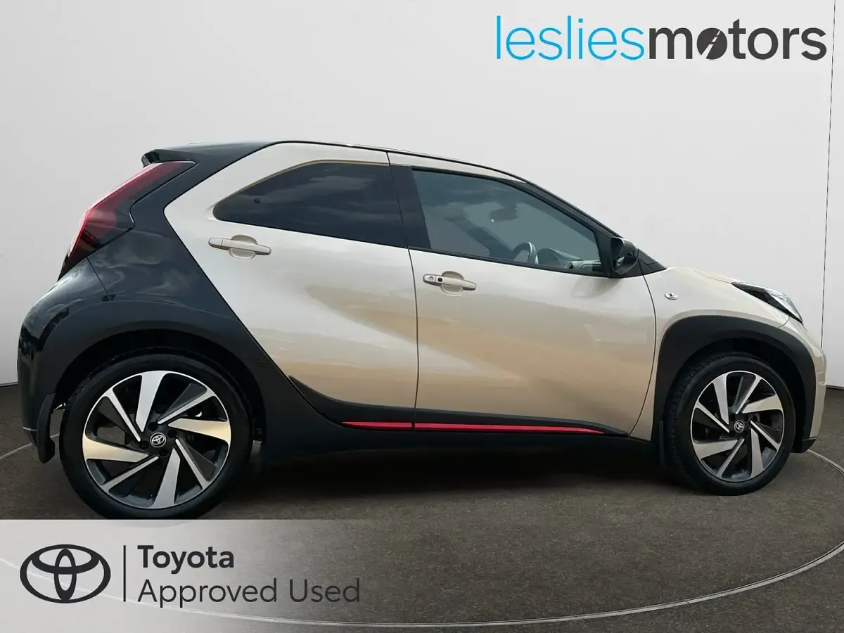 Used Toyota Aygo X 72 HP (52 kW) 2025 Beige SUV