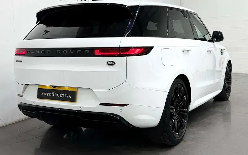 Used Land Rover Range Rover Sport SE Dynamic 300 HP (220 kW) 2026 SUV