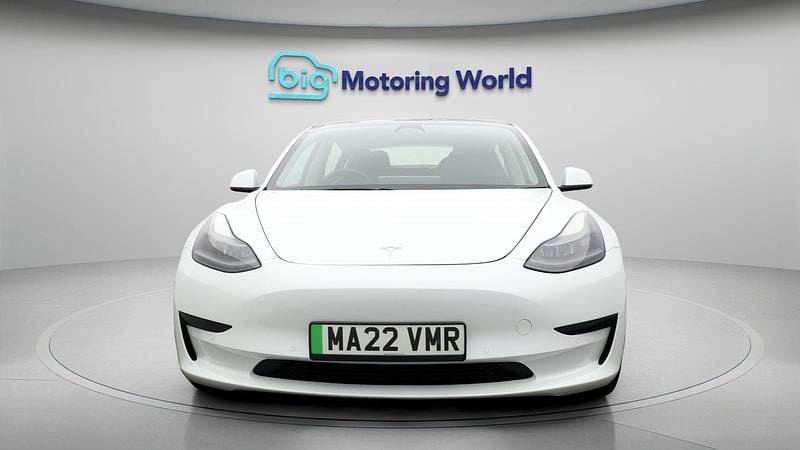 Used Tesla Model 3 Standard Range Plus 222 kW (302 HP) 2021 White Sedan