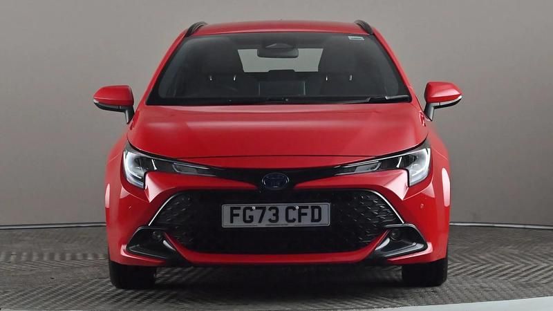 Used Toyota Corolla 140 HP (102 kW) 2023 Red Estate
