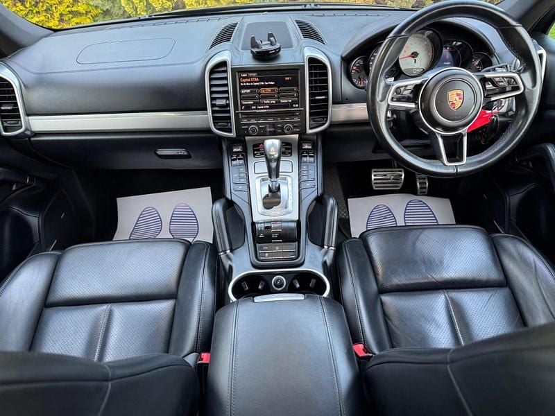 Used Porsche Cayenne 385 HP (283 kW) 2015 Black SUV