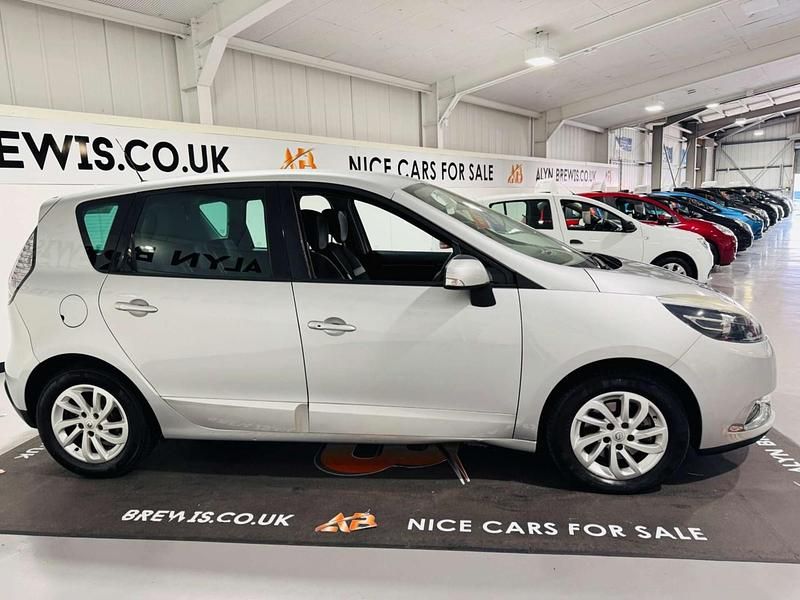 Used Renault Scénic III Dynamique 110 HP (80 kW) 2014 Silver MPV