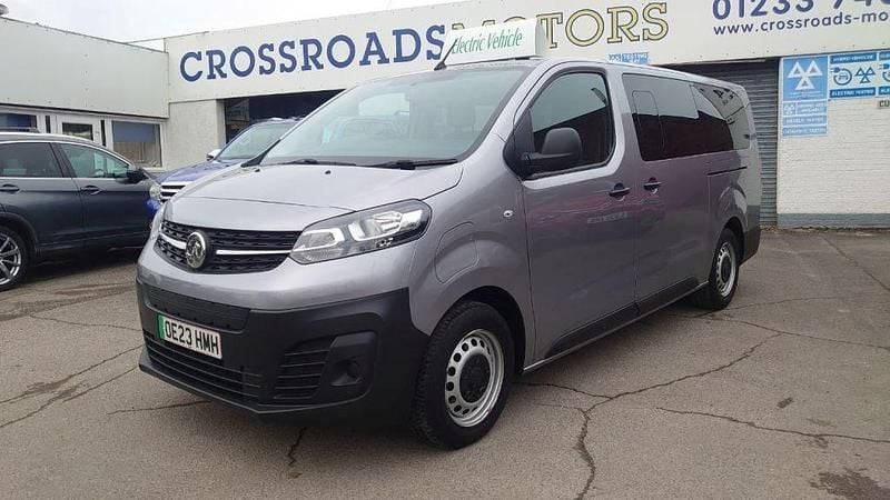 Second-hand Vauxhall Vivaro 100 kW (136 CP) 2023 Gri Monovolum