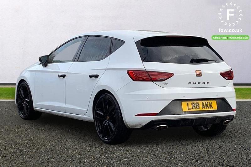 Used Seat Leon CUPRA 290 HP (213 kW) 2019 White Hatchback