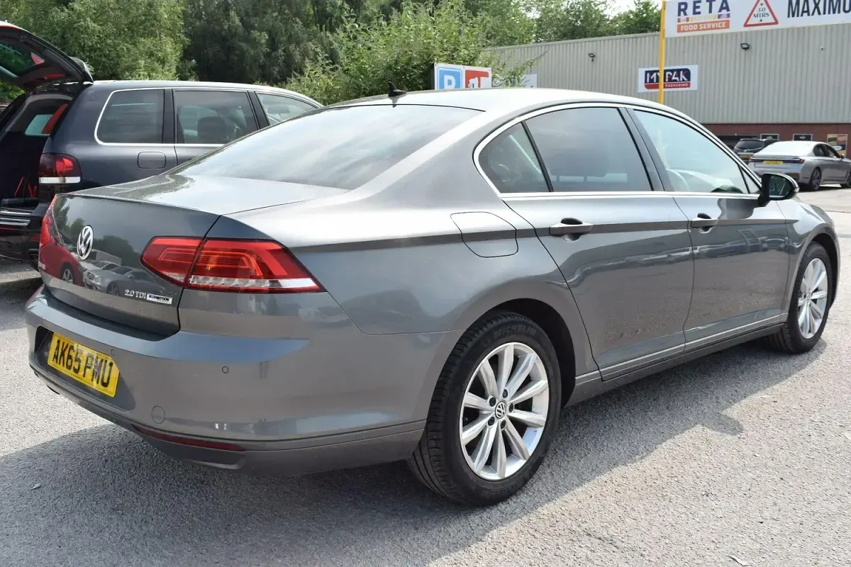 Used VW Passat Business 150 HP (110 kW) 2015 Grey Sedan