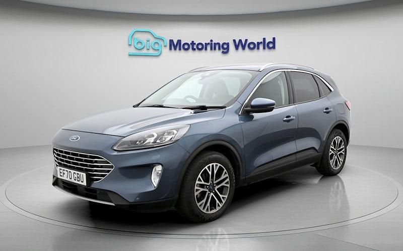 Usado Ford Kuga Titanium 120 HP (88 kW) 2021 Azul SUV