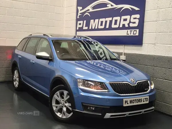 Used Skoda Octavia Scout 4x4 184 HP (135 kW) 2016 Blue Estate