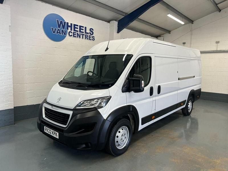 White Used 2022 Peugeot Boxer S Van | £13,690 (Good price) - Image 1/4