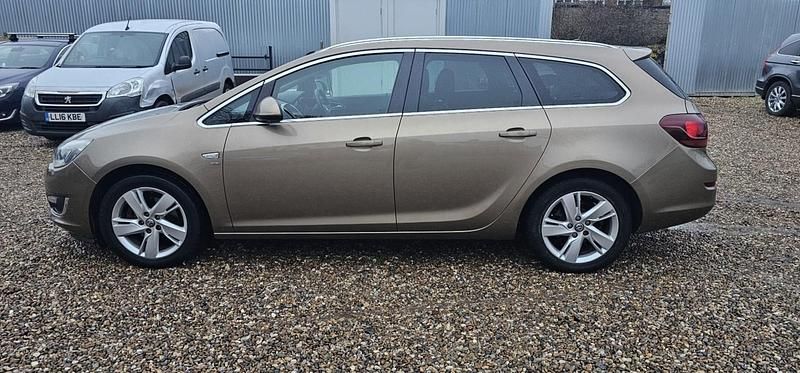 Used Vauxhall Astra SRi 165 HP (121 kW) 2013 Bronze Estate